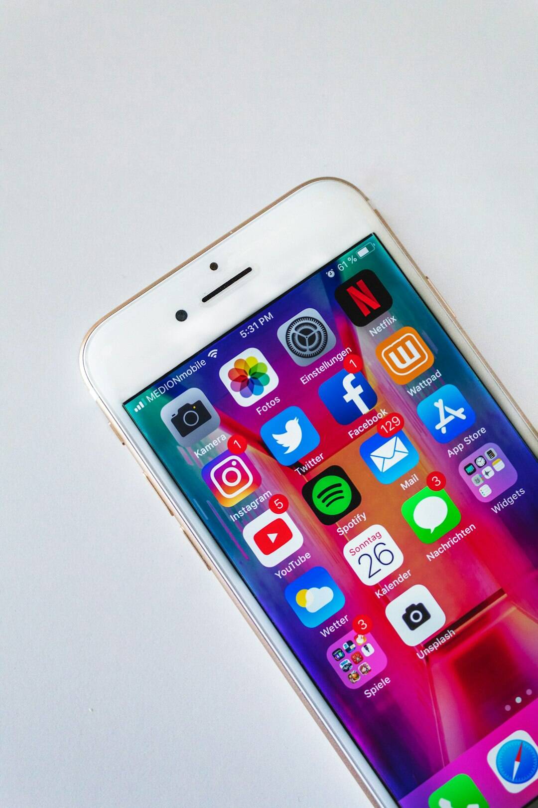 Top Social Media Marketing Tools in 2025 (Free + Paid)