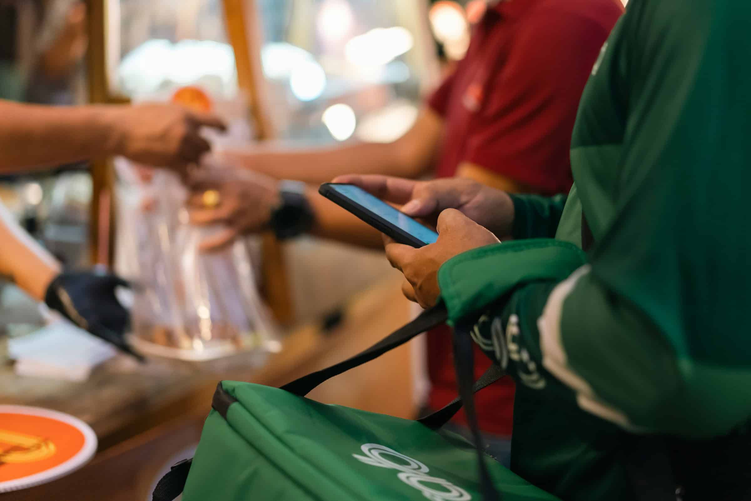Meal Delivery vs. Meal Prep: Which Saves More Time and Effort?