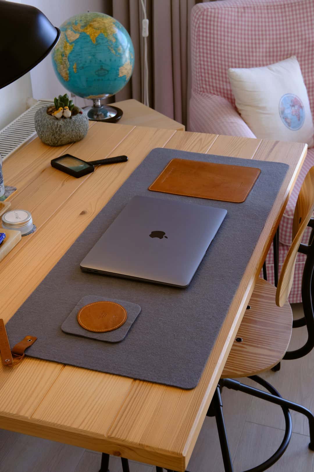 Best Leather Laptop Cases for Professionals in 2025