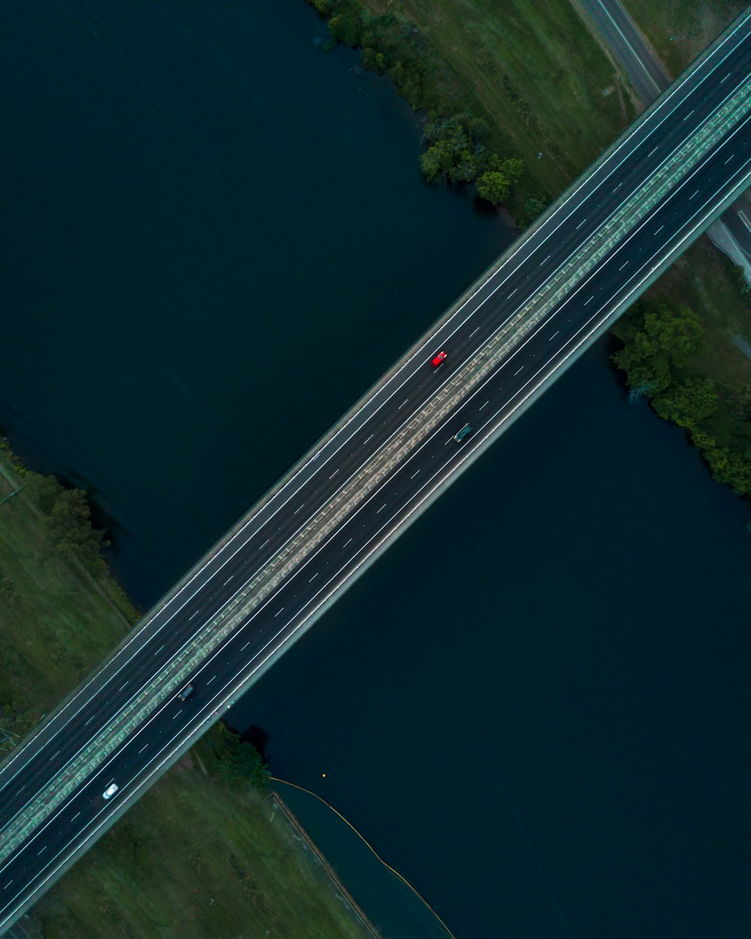 Google Maps or Apple Maps: Which Navigation App Offers the Best Features in 2025