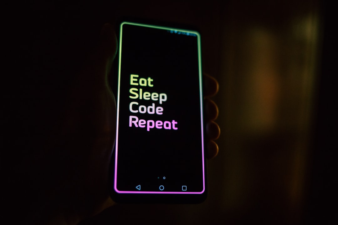Comparing Visual QR Codes with Traditional Black-and-White QR Codes