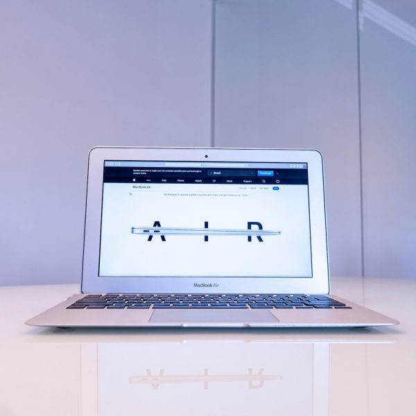 Kostenlose und kostenpflichtige Logo-Generatoren im Vergleich - Google ...